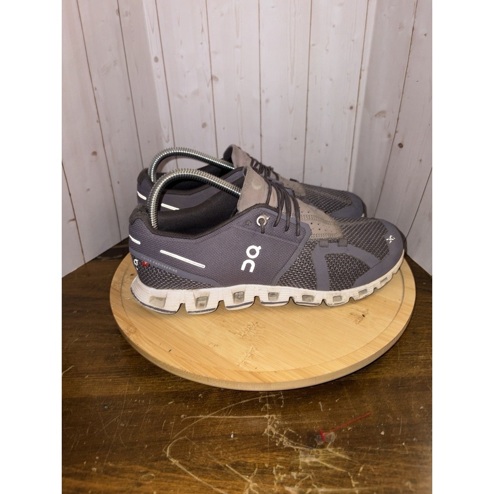 On Cloud 5‎ running shoes Shark Pebble Women's 7 *wear On Back Shown